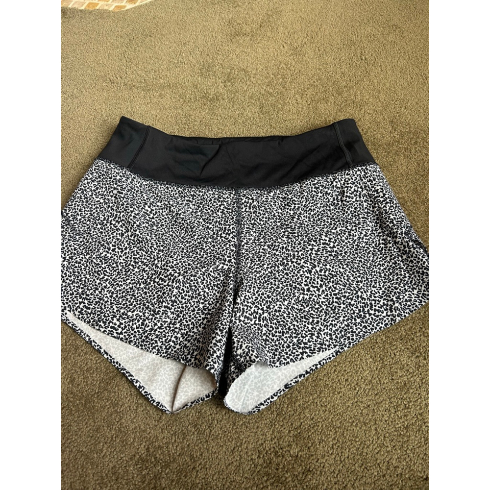 Women's Athleta Run With It 3.5" Micro Cheetah Print Athletic Shorts XS - Picture 5 of 7